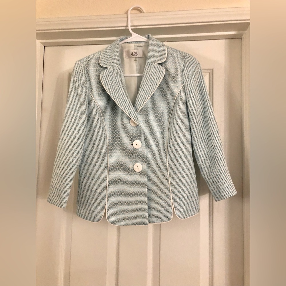 Flattering and Stylish Le Suit Petite Double Breasted Blazer